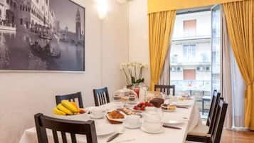 Desayuno completo incluido todos los días