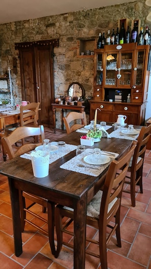 Esmorzar diari d'estil bufet gratuït