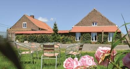 5 bedroom cozy home in Hollebeke