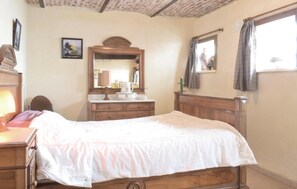 5 bedrooms, travel crib, free WiFi - 5 bedroom cozy home in Hollebeke (Hollebeke)