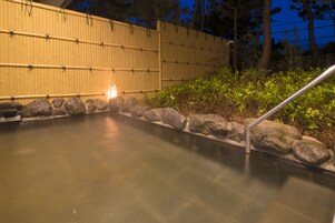 Bañera de hidromasaje exterior