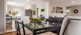 The Aggie "Whoop" House!  Just Blocks from Texas A&M!