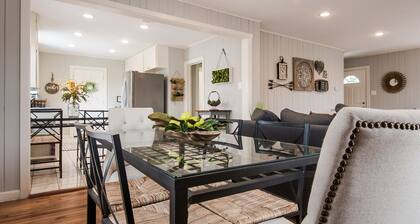 The Aggie "Whoop" House! Just Blocks from Texas A&M!