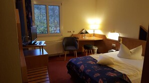 Habitació individual Comfort | Escriptori, habitacions insonoritzades, wifi gratuïta i roba de llit