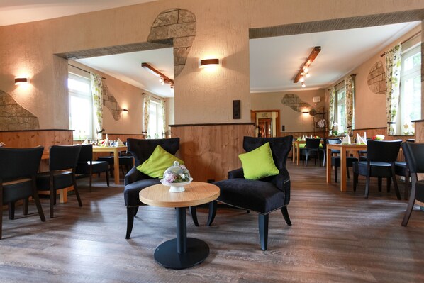 Free daily buffet breakfast - Landgasthof Reinhold (Gummersbach)