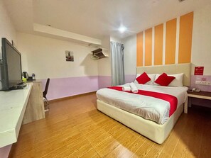 办公桌、熨斗/熨板、免费 WiFi、床单