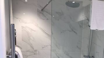 Luxury House, Ensuite, Garden View | Bathroom