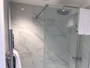 Luxury House, Ensuite, Garden View | Bathroom - Glebe House (Salisbury)