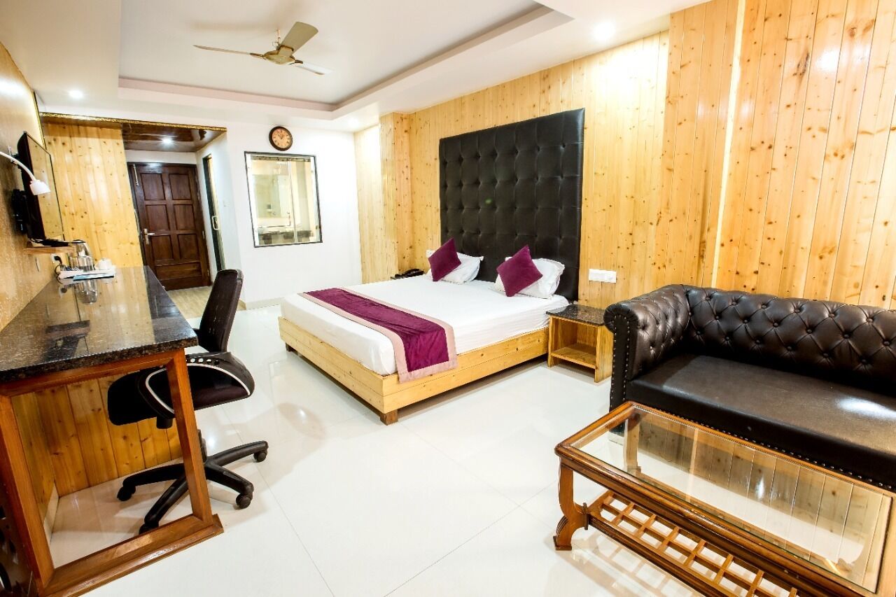 1 bedroom, premium bedding, in-room safe, desk