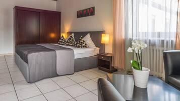 Comfort Double Room | Hypo-allergenic bedding, desk, laptop workspace, iron/ironing board