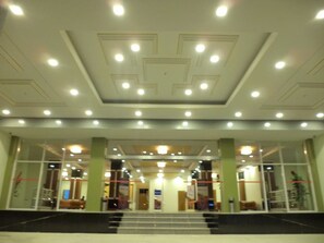 Property entrance - Jade Royal Hotel (Oattara Thiri Township)