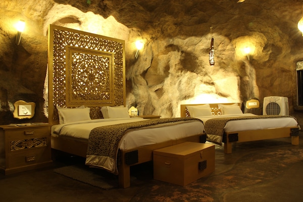 Luxury Cave | 1 bedroom, premium bedding, memory-foam beds, minibar