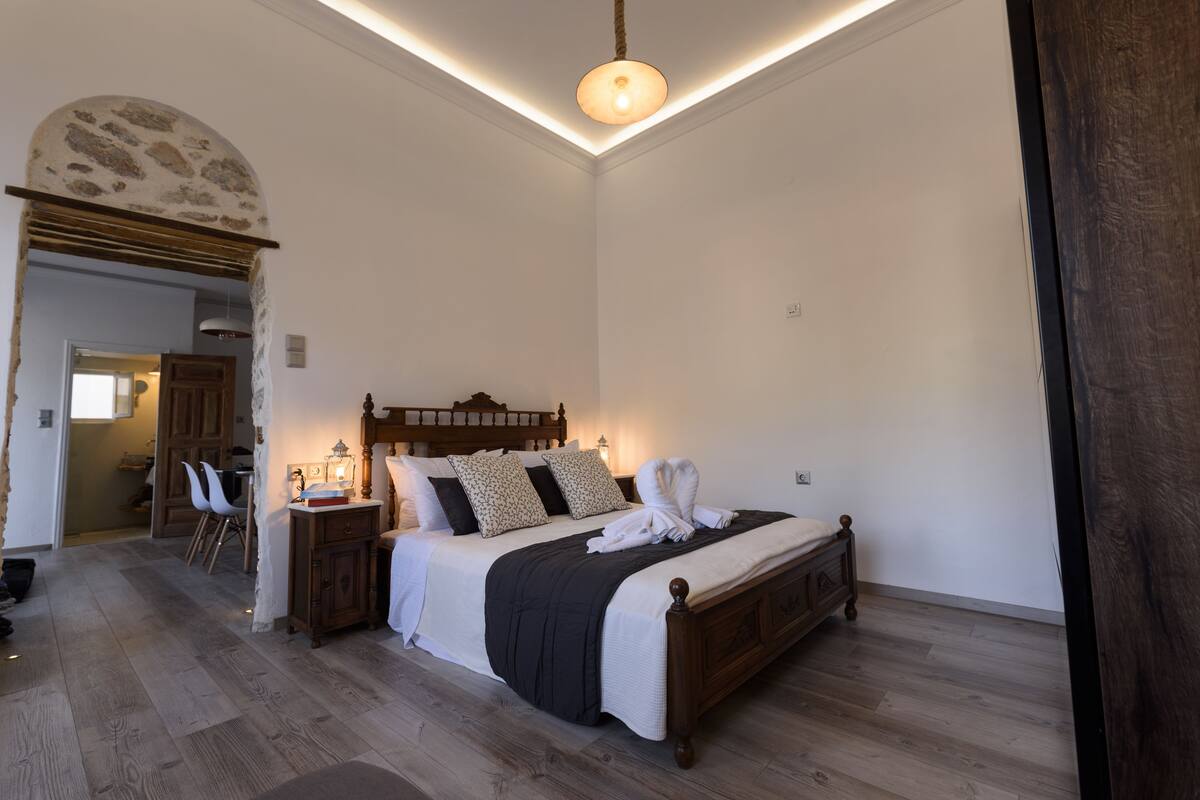 Premium bedding, in-room safe, soundproofing, iron/ironing board