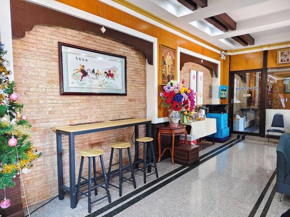 Lobby sitting area - Sabai Hotel (Nakhon Ratchasima)