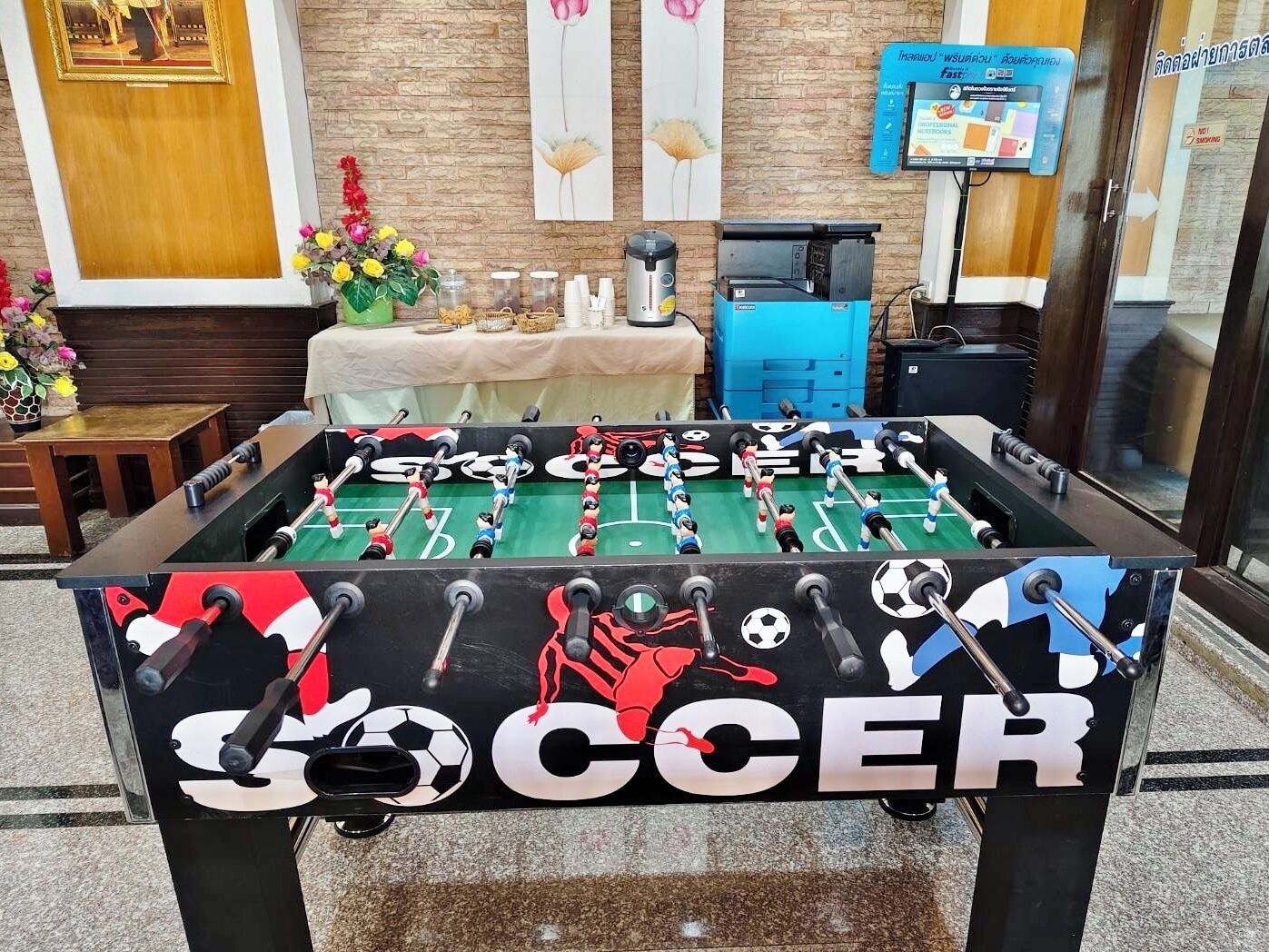 32-Zoll-Flachbildfernseher mit Kabelempfang, Fernseher, aktuelle Filme