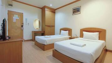 Standard-Zweibettzimmer, 2 Einzelbetten, Nichtraucher | Schreibtisch, laptopgeeigneter Arbeitsplatz, kostenloses WLAN