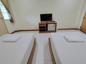 Standard-Zweibettzimmer, 2 Einzelbetten, Nichtraucher | Schreibtisch, laptopgeeigneter Arbeitsplatz, kostenloses WLAN