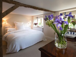 Iron/ironing board, free WiFi, bed sheets - The Old Post Office Adlestrop (Moreton-in-Marsh)