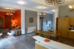 Casa de campo, 3 habitaciones (Jacuzzi privé) | Servicio de comidas en la habitación