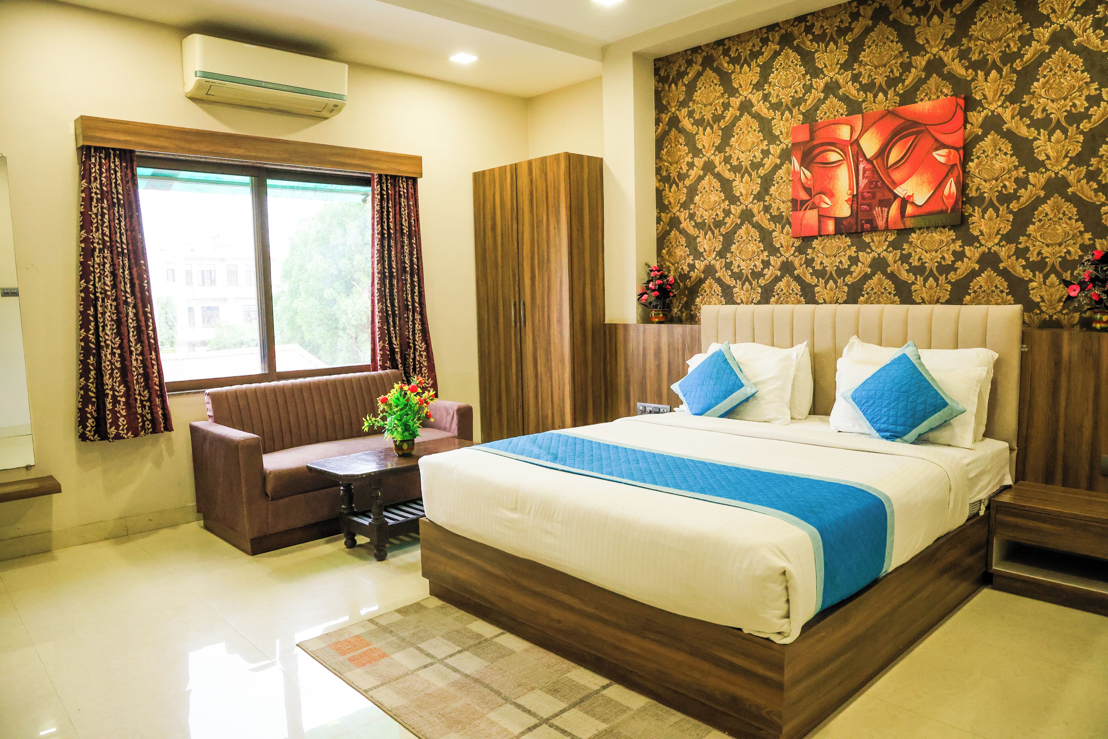 Suite – superior, 1 dobbeltseng, ikke-røyk | Safe på rommet, lydisolert og strykejern/-brett