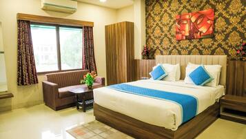 Suite – superior, 1 dobbeltseng, ikke-røyk | Safe på rommet, lydisolert og strykejern/-brett