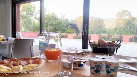 Desayuno continental incluido todos los días