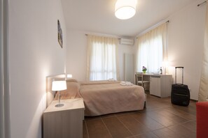 Trippelrum - flera sängar | Gratis barnsängar, gratis wi-fi och sängkläder