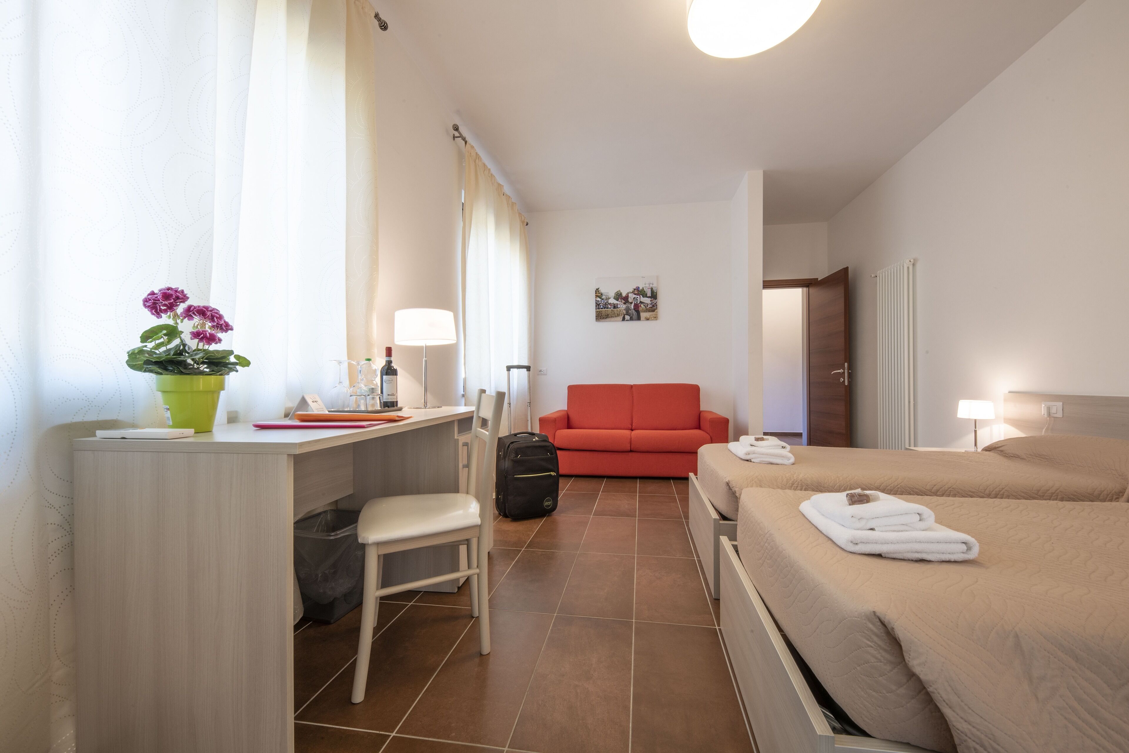 Kolmen hengen huone, useita sänkyjä | Ilmaiset vauvansängyt, ilmainen Wi-Fi, vuodevaatteet