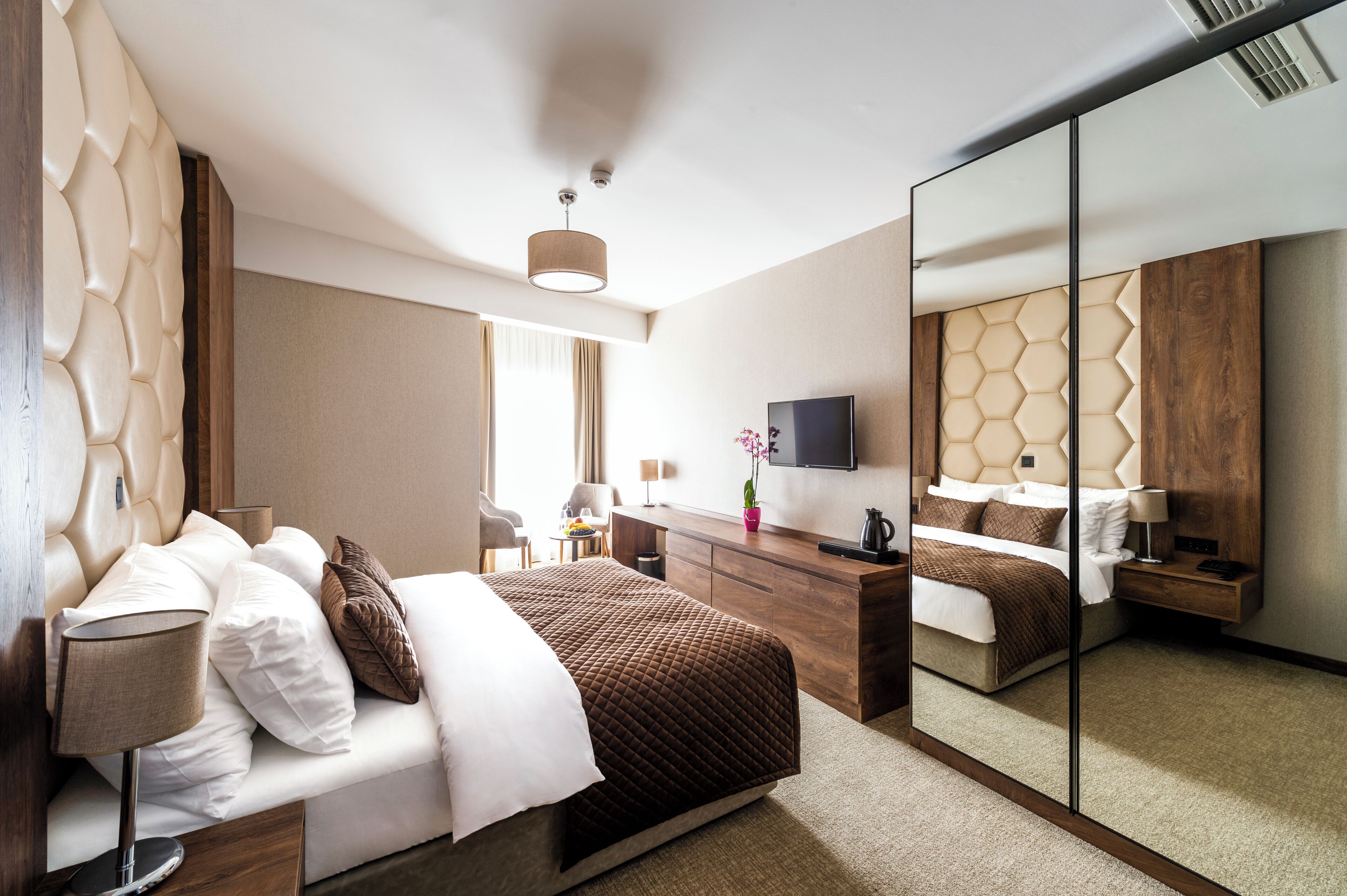 Hypo-allergenic bedding, minibar, in-room safe, soundproofing