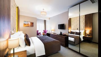 Comfort Double Room | 1 bedroom, hypo-allergenic bedding, minibar, in-room safe