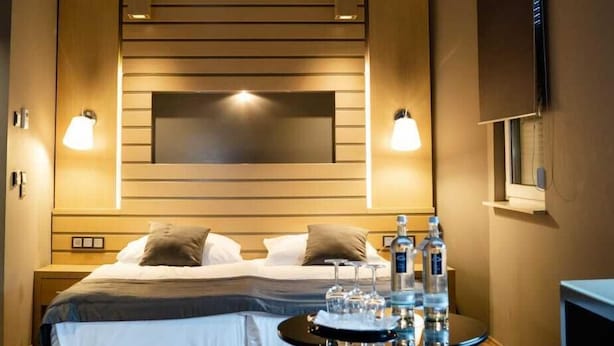 Bureau, rideaux occultants, Wi-Fi gratuit, décoration personnalisée