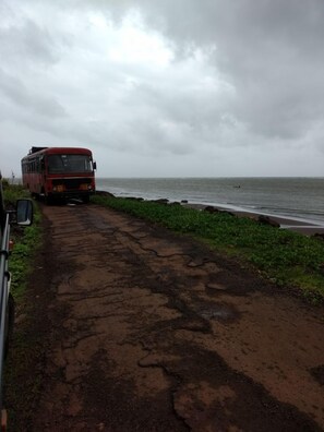 Unclassified image, 3 of 11, button