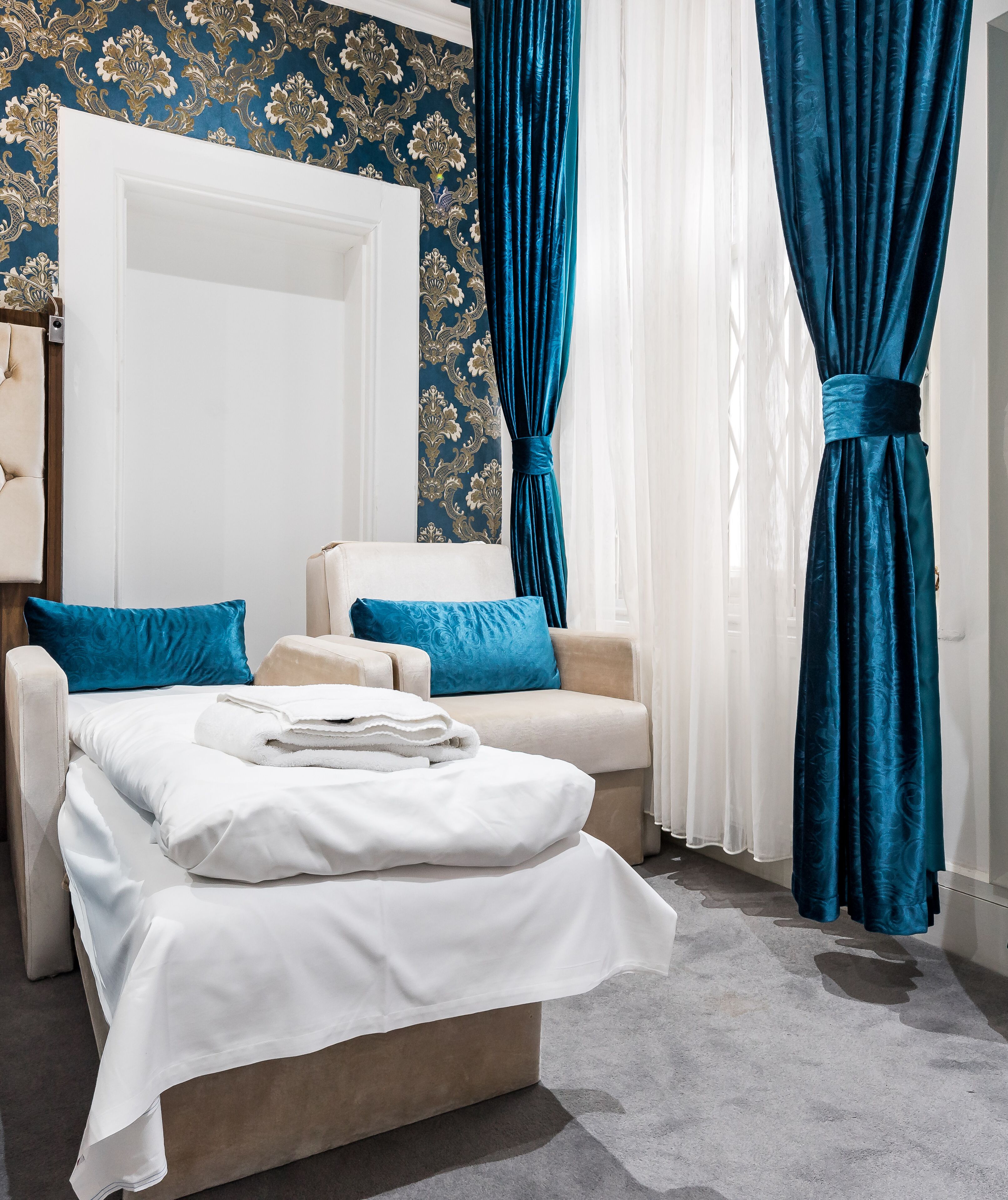 classic suite, private bathroom