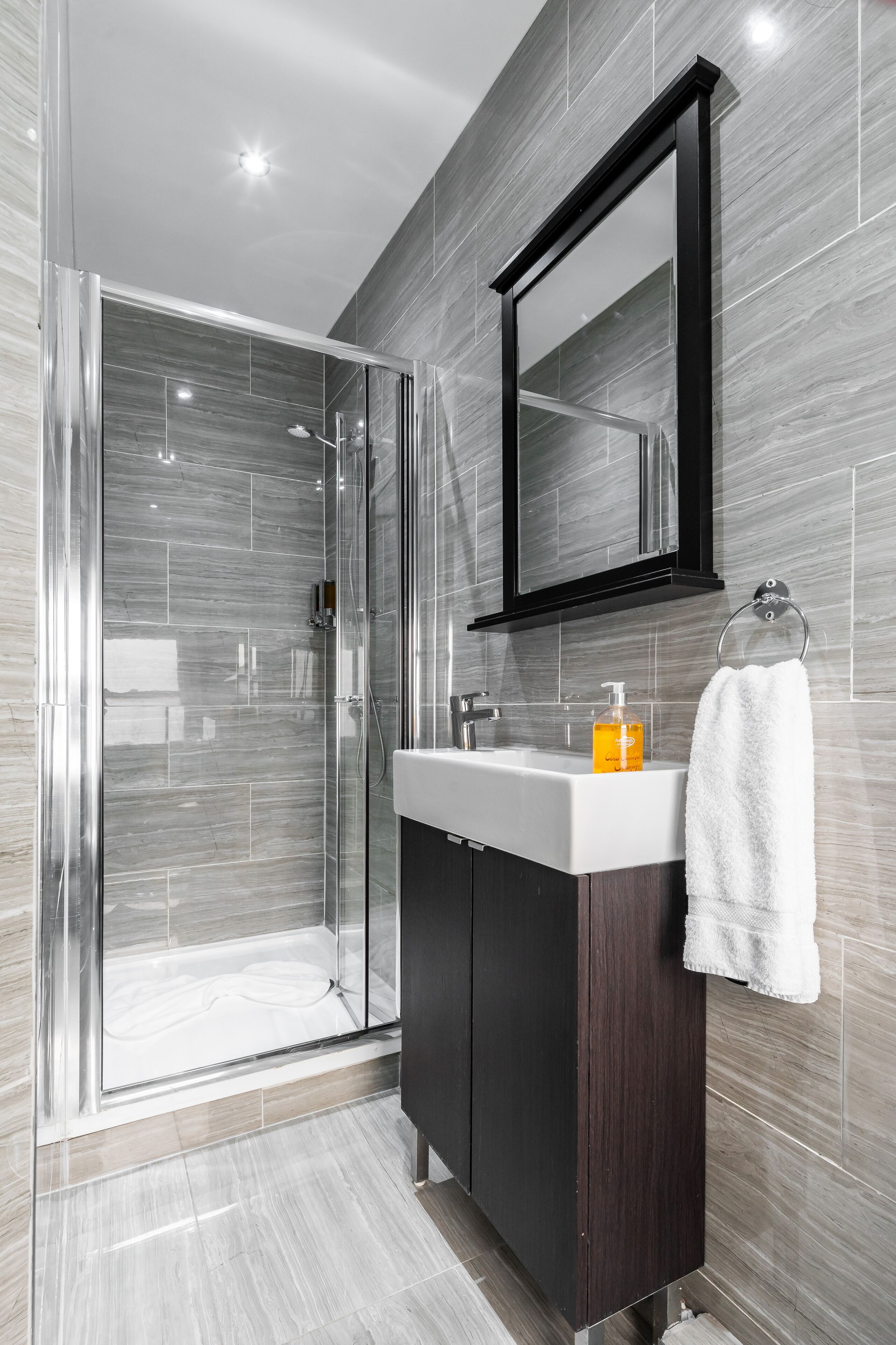 comfort triple room, private bathroom | bathroom