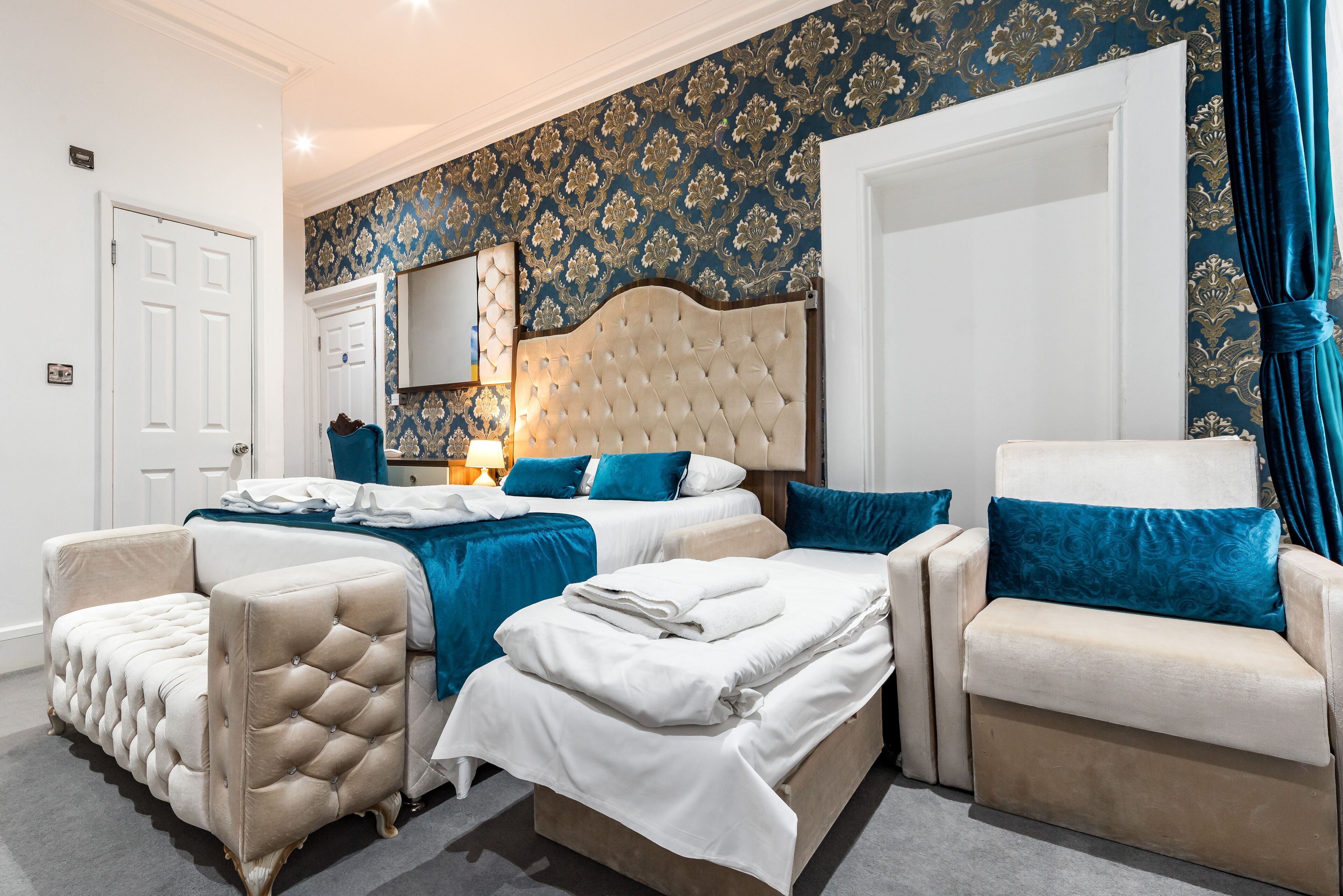 classic suite, private bathroom