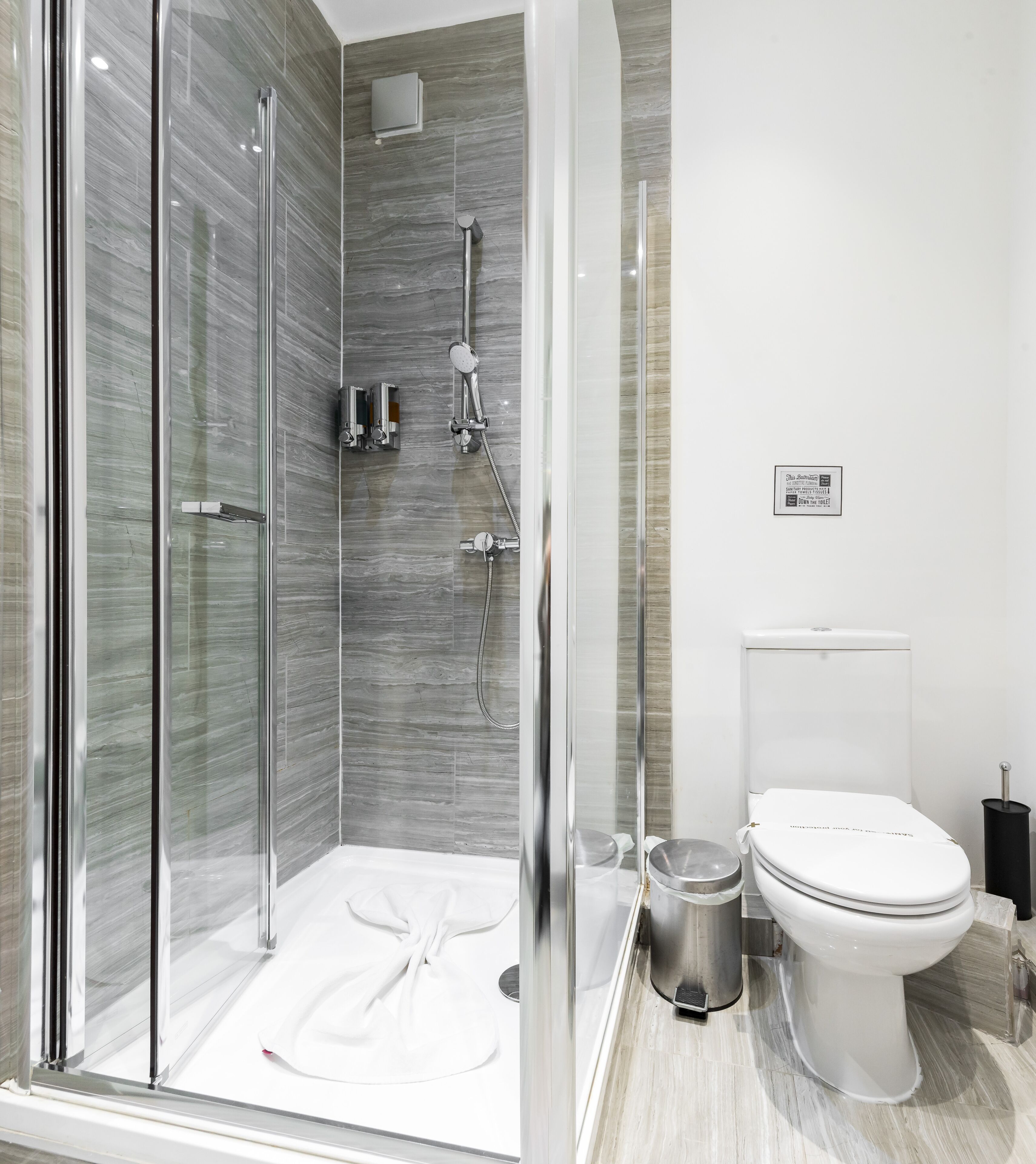 comfort triple room, private bathroom