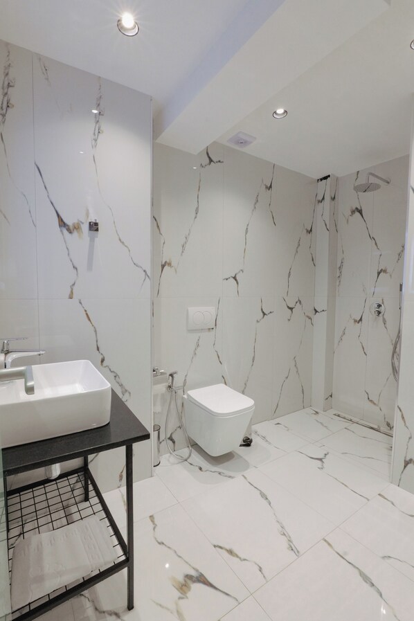 Bathroom - Hotel Vola (Sarandë)