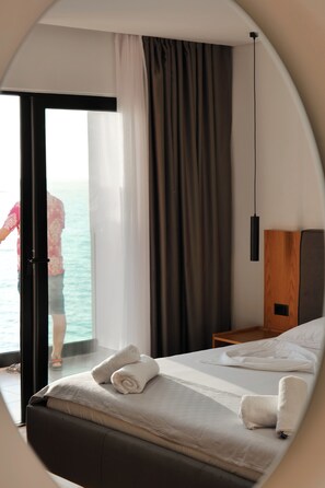 Schreibtisch, schallisolierte Zimmer, Bügeleisen/Bügelbrett