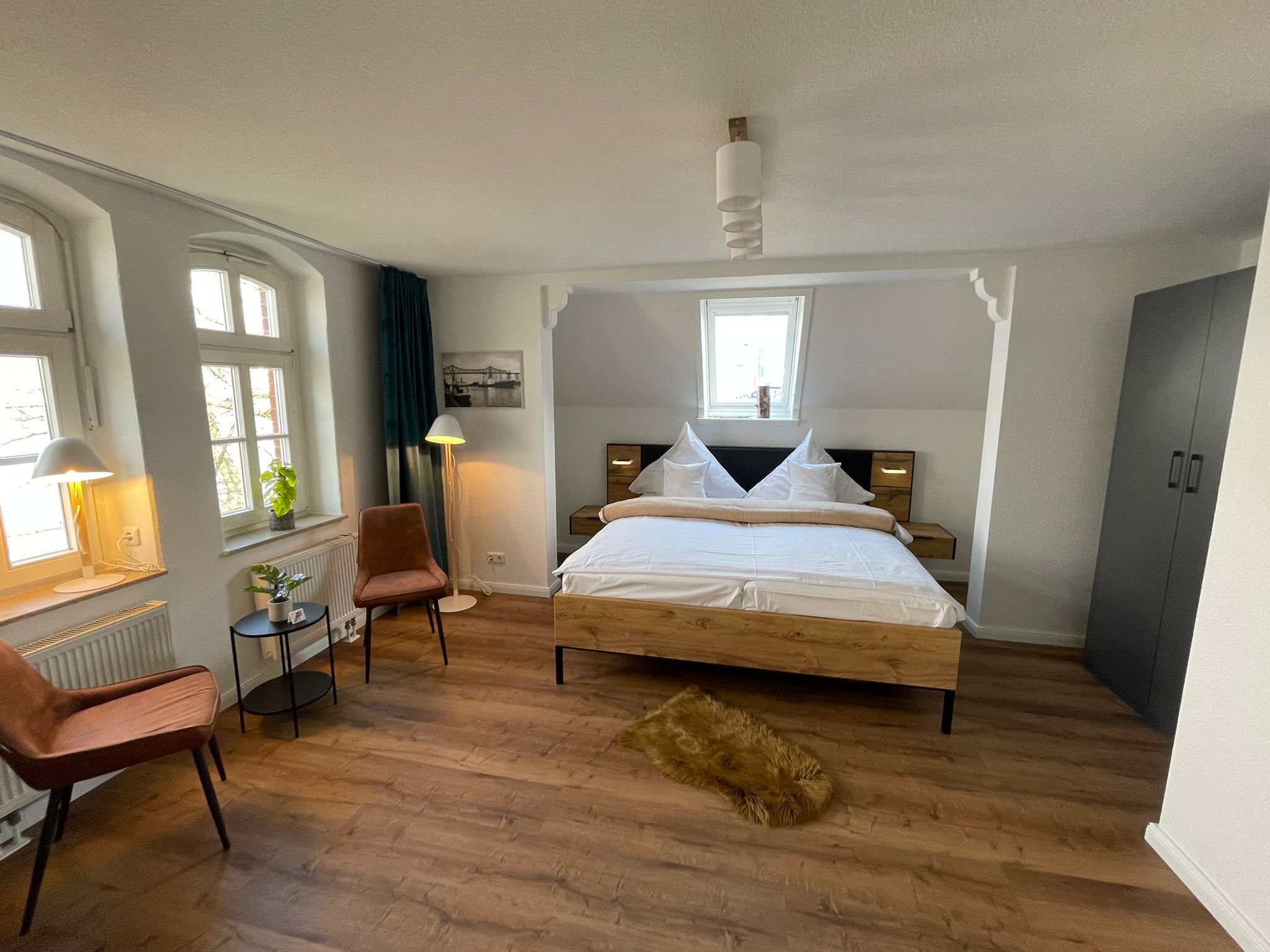 double room, 1 double bed, non smoking | hypo-allergenic bedding, in-room safe, desk, rollaway beds