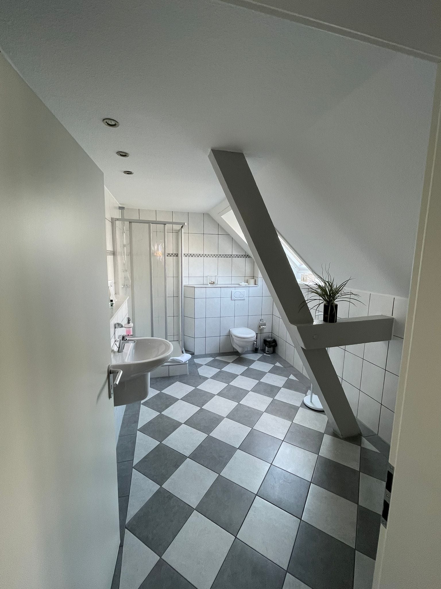 double room, 1 double bed, non smoking | bathroom | shower, free toiletries, towels