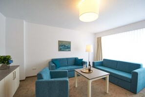 Superior Apartment, 2 Bedrooms | Living room