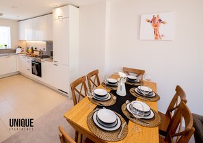 Food and drink - Unique Reading Townhouse (Reading)