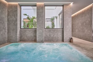 Sauna, poreallas, turkkilainen sauna, vartalohoitoja, kasvohoitoja