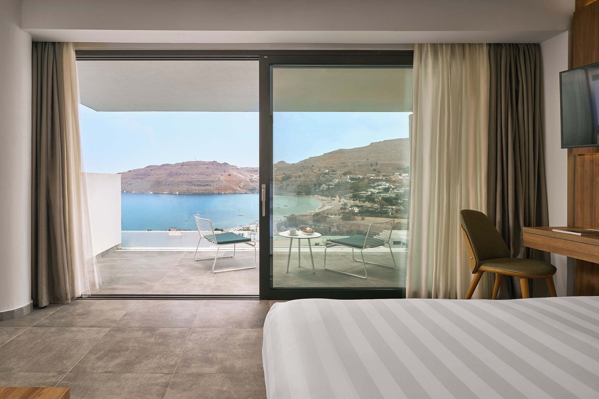 Minibar, in-room safe, individually decorated, individually furnished