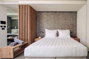 Minibar, Zimmersafe, individuell dekoriert, individuell eingerichtet
