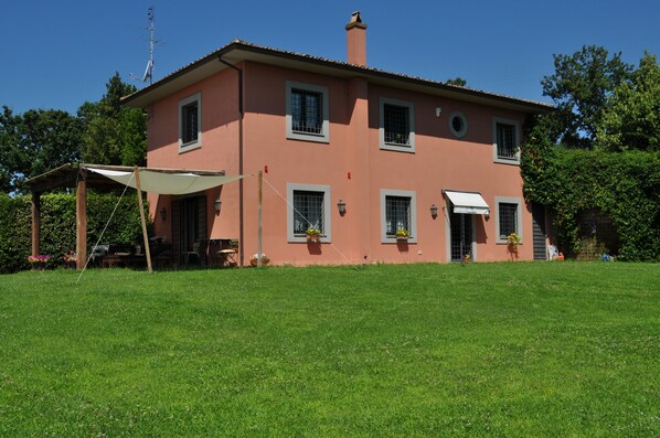 Fachada de la propiedad