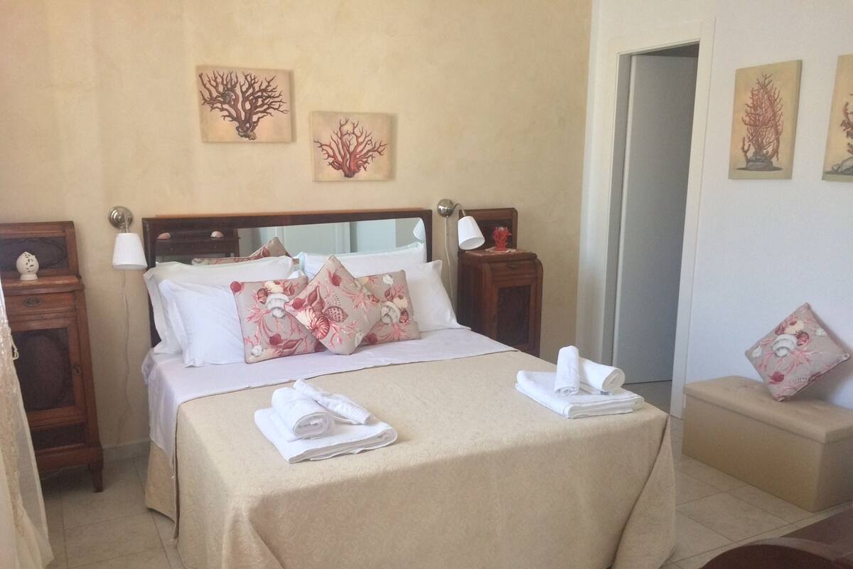 Minibar, lits bébé (en supplément), Wi-Fi gratuit, draps fournis