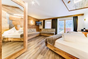 Minibar, in-room safe, desk, free WiFi - Hotel Muliac (Selva di Val Gardena)