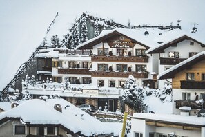 Front of property - Hotel Muliac (Selva di Val Gardena)