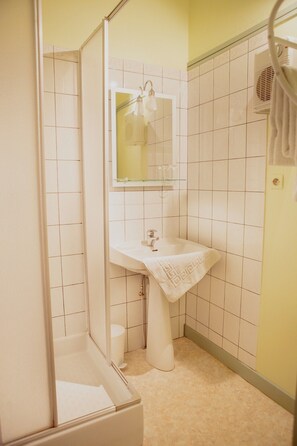 Appartement (Les Orchidées) | Salle de bain